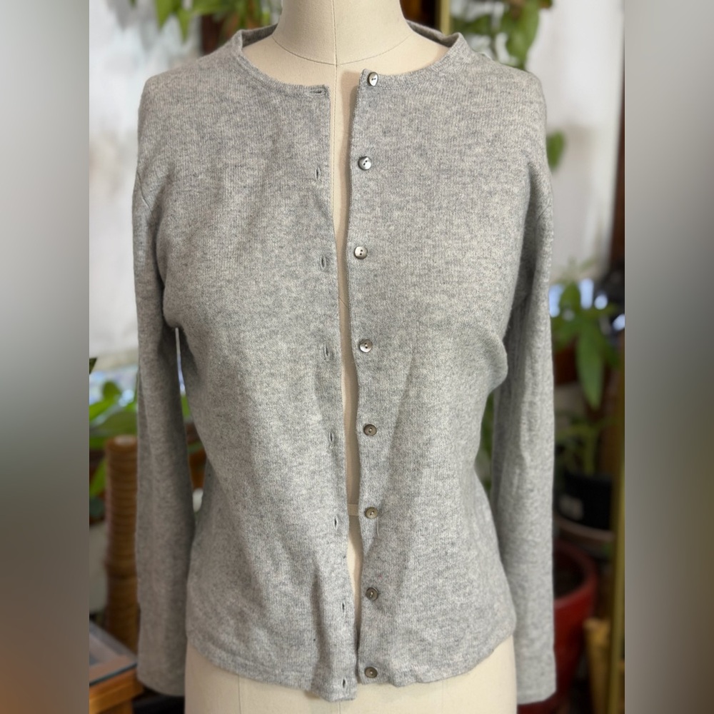 Lord & Taylor 100% Cashmere 2-Ply Button Front Cardigan Gray M Quiet Luxury